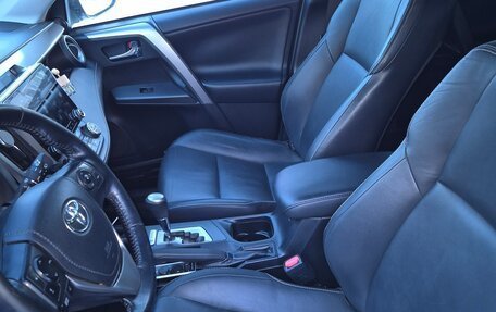 Toyota RAV4, 2017 год, 3 150 000 рублей, 8 фотография