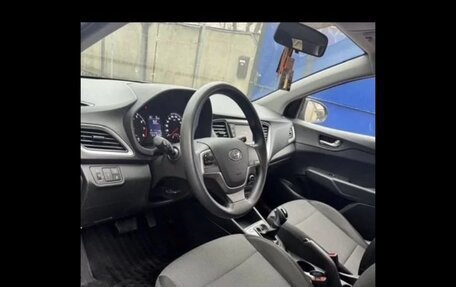 Hyundai Solaris II рестайлинг, 2017 год, 1 190 000 рублей, 3 фотография