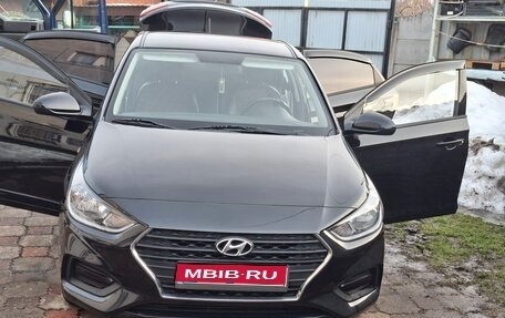 Hyundai Solaris II рестайлинг, 2019 год, 1 600 000 рублей, 1 фотография