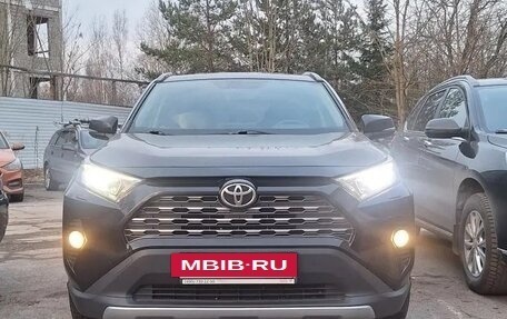 Toyota RAV4, 2020 год, 2 950 000 рублей, 3 фотография