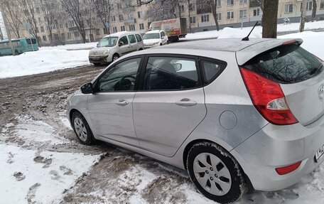 Hyundai Solaris II рестайлинг, 2010 год, 650 000 рублей, 12 фотография