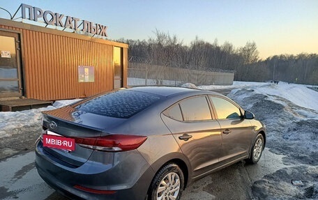 Hyundai Elantra VI рестайлинг, 2016 год, 910 000 рублей, 6 фотография