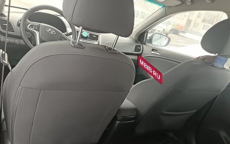 Hyundai Solaris II рестайлинг, 2010 год, 650 000 рублей, 8 фотография