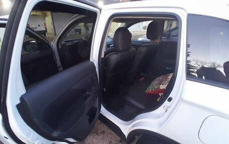 Mitsubishi Outlander III рестайлинг 3, 2018 год, 2 390 000 рублей, 5 фотография