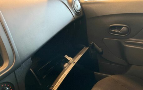 Renault Logan II, 2019 год, 1 028 000 рублей, 29 фотография