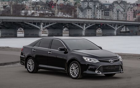 Toyota Camry, 2016 год, 2 300 000 рублей, 2 фотография