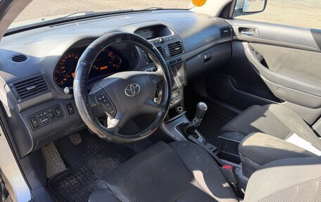 Toyota Avensis III рестайлинг, 2004 год, 550 000 рублей, 8 фотография