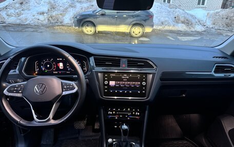 Volkswagen Tiguan II, 2021 год, 4 499 000 рублей, 10 фотография