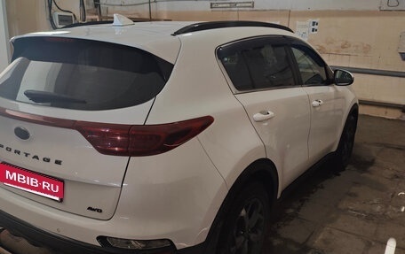 KIA Sportage IV рестайлинг, 2021 год, 2 680 000 рублей, 4 фотография