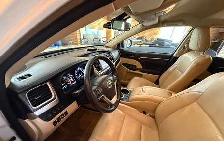 Toyota Highlander III, 2014 год, 3 300 000 рублей, 3 фотография