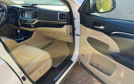 Toyota Highlander III, 2014 год, 3 300 000 рублей, 12 фотография