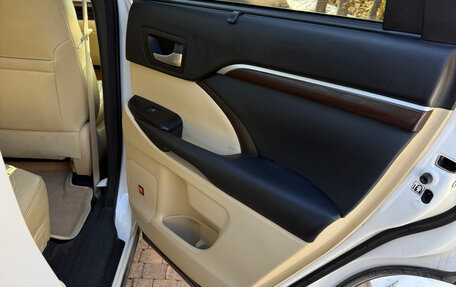 Toyota Highlander III, 2014 год, 3 300 000 рублей, 10 фотография