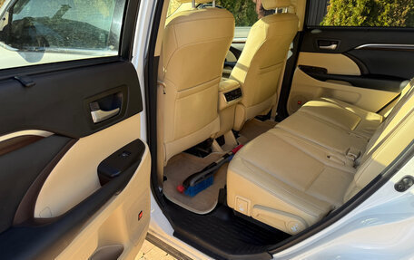 Toyota Highlander III, 2014 год, 3 300 000 рублей, 13 фотография