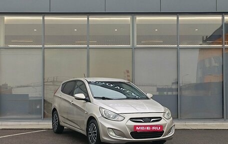 Hyundai Solaris II рестайлинг, 2011 год, 599 000 рублей, 2 фотография