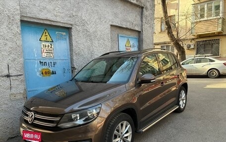 Volkswagen Tiguan I, 2016 год, 1 850 000 рублей, 2 фотография