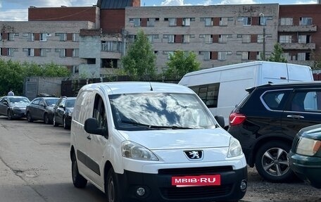 Peugeot Partner II рестайлинг 2, 2012 год, 980 000 рублей, 3 фотография