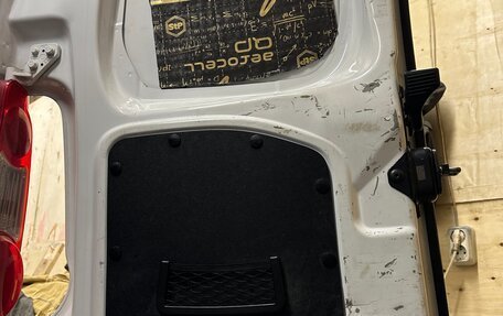 Peugeot Partner II рестайлинг 2, 2012 год, 980 000 рублей, 16 фотография