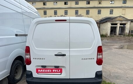 Peugeot Partner II рестайлинг 2, 2012 год, 980 000 рублей, 8 фотография