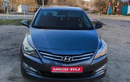 Hyundai Solaris II рестайлинг, 2016 год, 1 300 000 рублей, 1 фотография
