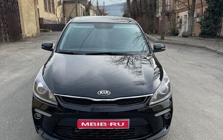 KIA Rio IV, 2018 год, 1 050 000 рублей, 1 фотография