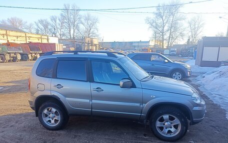 Chevrolet Niva I рестайлинг, 2011 год, 410 000 рублей, 2 фотография