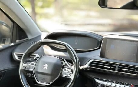 Peugeot 5008 II, 2019 год, 2 100 000 рублей, 6 фотография