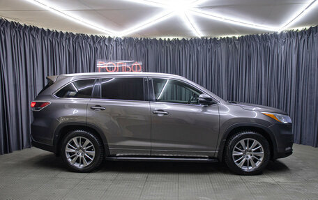 Toyota Highlander III, 2014 год, 2 898 000 рублей, 3 фотография