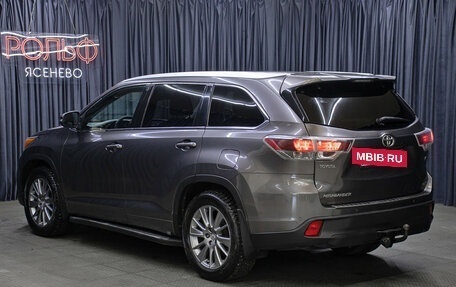Toyota Highlander III, 2014 год, 2 898 000 рублей, 6 фотография