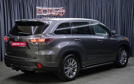 Toyota Highlander III, 2014 год, 2 898 000 рублей, 4 фотография