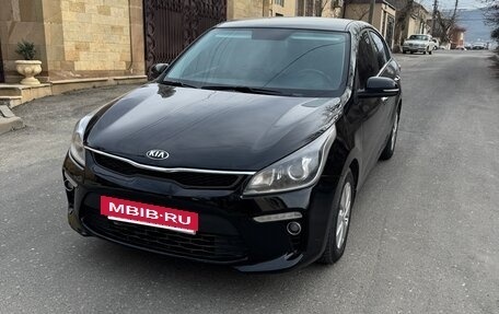 KIA Rio IV, 2018 год, 1 050 000 рублей, 2 фотография