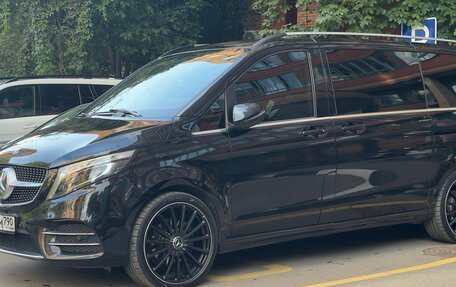 Mercedes-Benz V-Класс, 2019 год, 7 000 000 рублей, 2 фотография