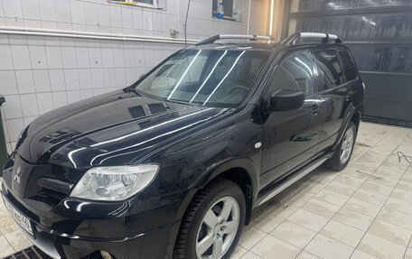 Mitsubishi Outlander III рестайлинг 3, 2006 год, 550 000 рублей, 3 фотография