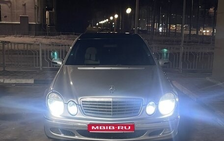 Mercedes-Benz E-Класс, 2003 год, 990 000 рублей, 1 фотография