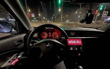 Mitsubishi Outlander III рестайлинг 3, 2006 год, 550 000 рублей, 12 фотография