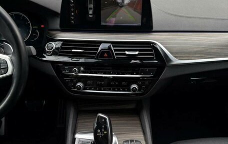 BMW 5 серия, 2018 год, 3 350 000 рублей, 15 фотография