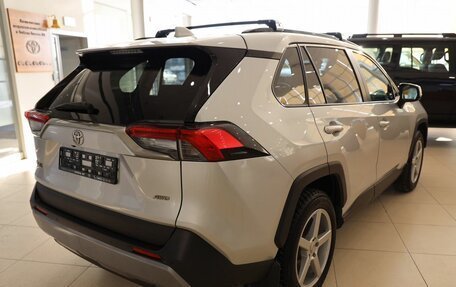 Toyota RAV4, 2020 год, 3 550 000 рублей, 5 фотография