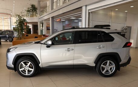 Toyota RAV4, 2020 год, 3 550 000 рублей, 8 фотография