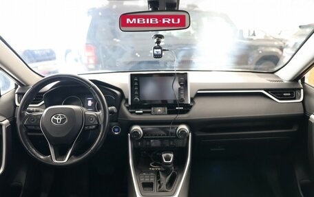 Toyota RAV4, 2020 год, 3 550 000 рублей, 17 фотография