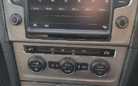 Volkswagen Golf VII, 2017 год, 975 000 рублей, 1 фотография