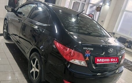 Hyundai Solaris II рестайлинг, 2013 год, 750 000 рублей, 4 фотография