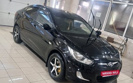 Hyundai Solaris II рестайлинг, 2013 год, 750 000 рублей, 11 фотография