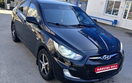 Hyundai Solaris II рестайлинг, 2013 год, 750 000 рублей, 5 фотография