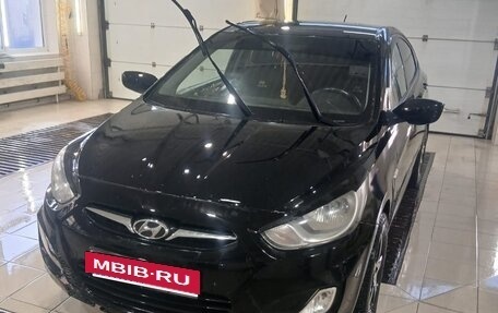 Hyundai Solaris II рестайлинг, 2013 год, 750 000 рублей, 2 фотография