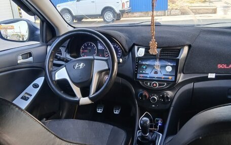 Hyundai Solaris II рестайлинг, 2013 год, 750 000 рублей, 14 фотография