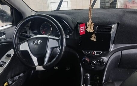 Hyundai Solaris II рестайлинг, 2013 год, 750 000 рублей, 16 фотография