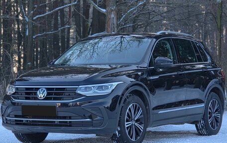 Volkswagen Tiguan II, 2021 год, 2 300 000 рублей, 4 фотография