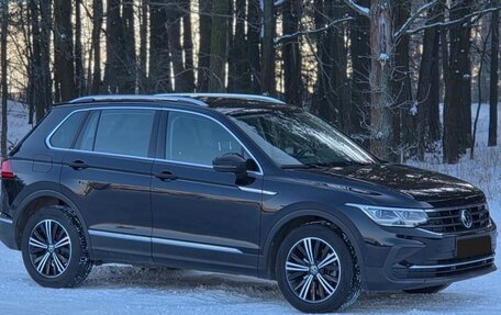 Volkswagen Tiguan II, 2021 год, 2 300 000 рублей, 14 фотография