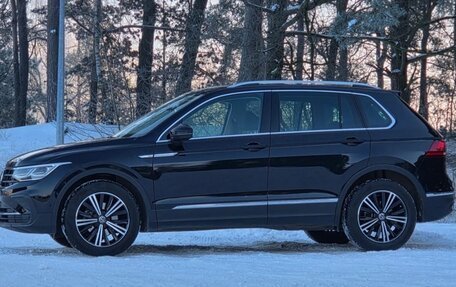 Volkswagen Tiguan II, 2021 год, 2 300 000 рублей, 9 фотография