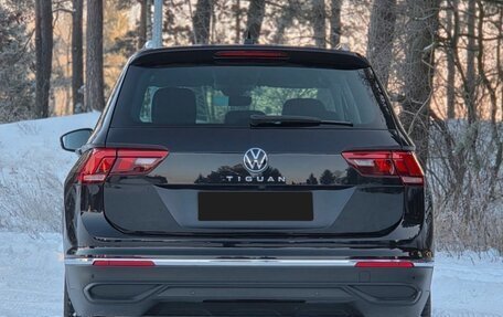 Volkswagen Tiguan II, 2021 год, 2 300 000 рублей, 6 фотография