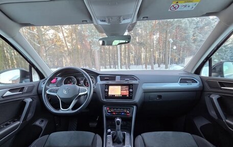 Volkswagen Tiguan II, 2021 год, 2 300 000 рублей, 18 фотография